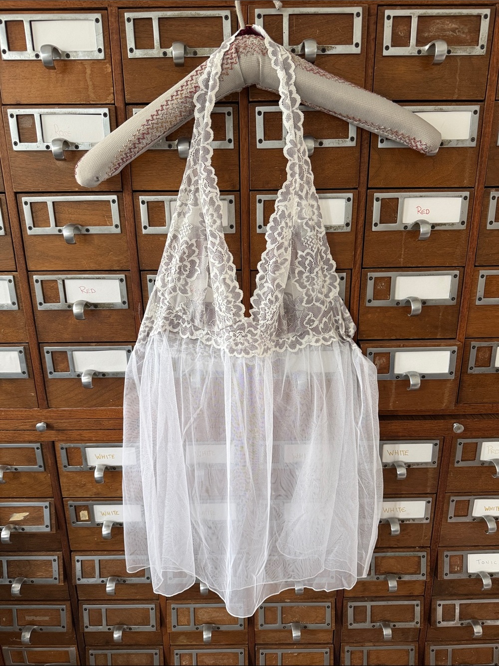 Victoria’s Secret White and Grey Floral Sheer Mesh Babydoll Nightie Size Large